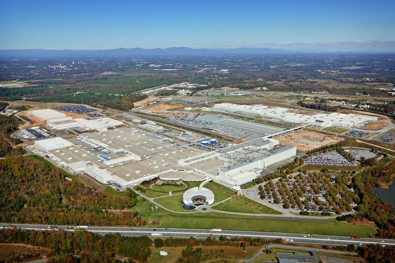 RETOUCH_BMW_Aerial_Oct12_130_5MB