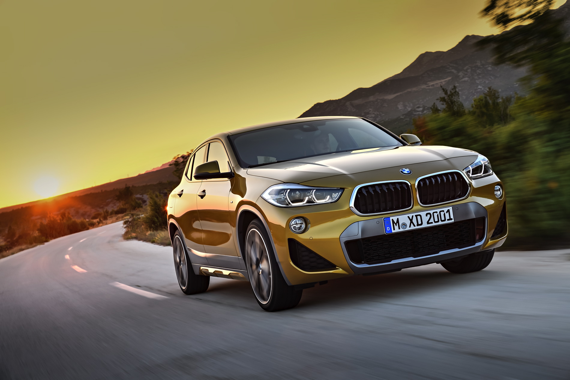 [WORLD PREMIERE]: BMW X2 â€” Small and Stylish