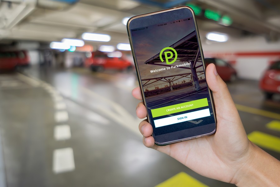 BMW Group acquires Parkmobile