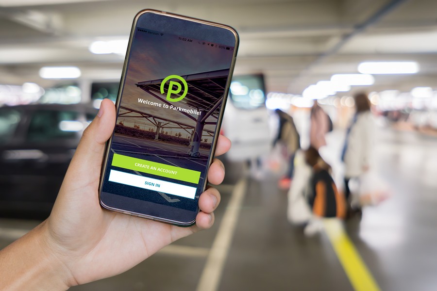 BMW Group acquires Parkmobile