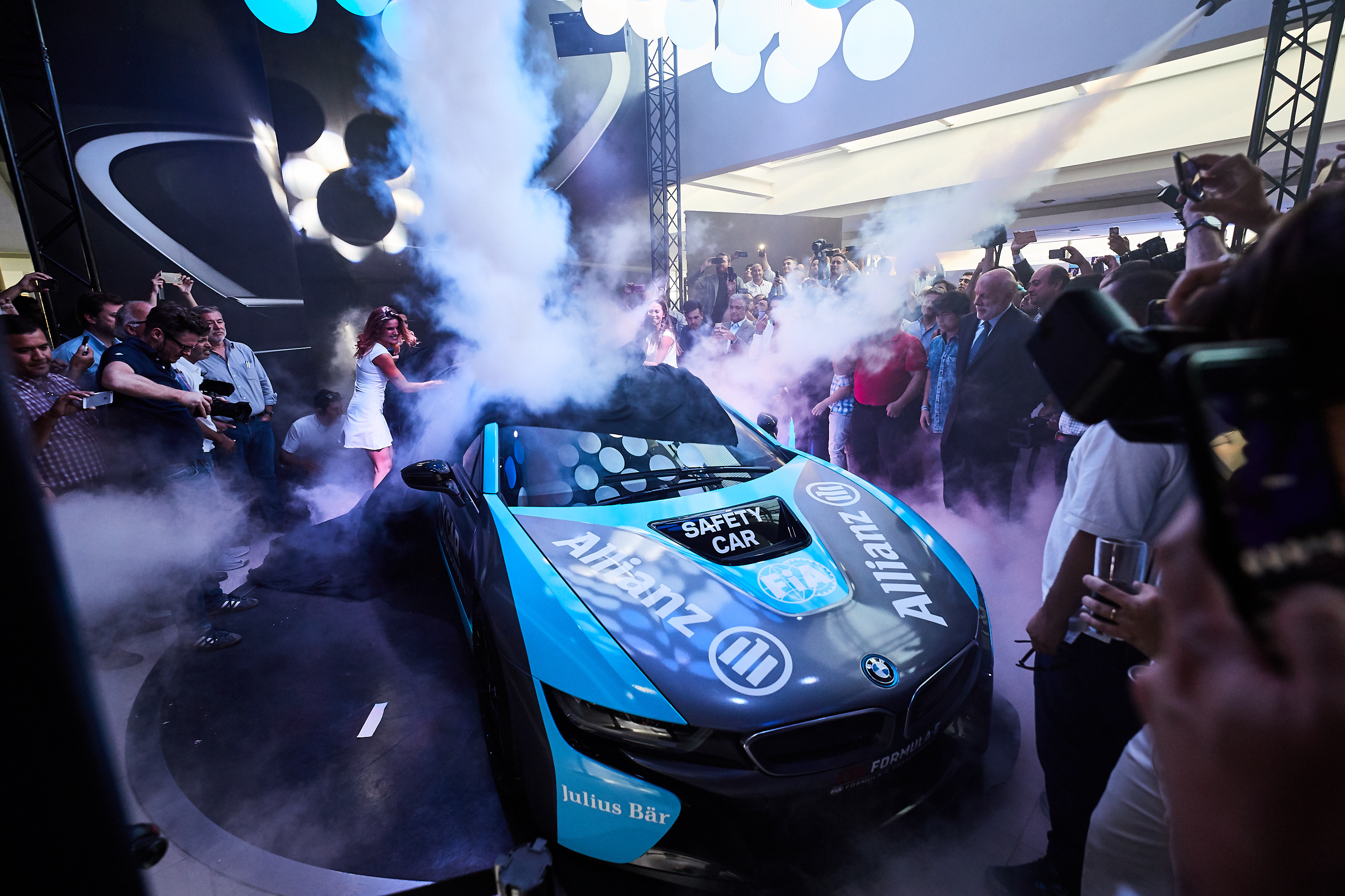 Debut for the next-generation Qualcomm Safety Car BMW i8 Coupé in Chile.