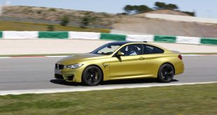 Rolling Drag Race: BMW M4 vs Tesla P90D