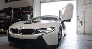 crystal white pearl metallic bmw i8
