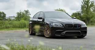 Black Sapphire Metallic BMW M5 gets with aftermarket parts
