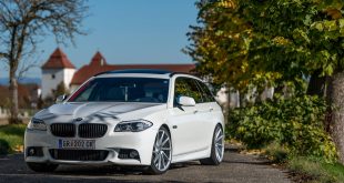 Alpine White BMW 5 Series Touring Gets Some New Vossen Wheels