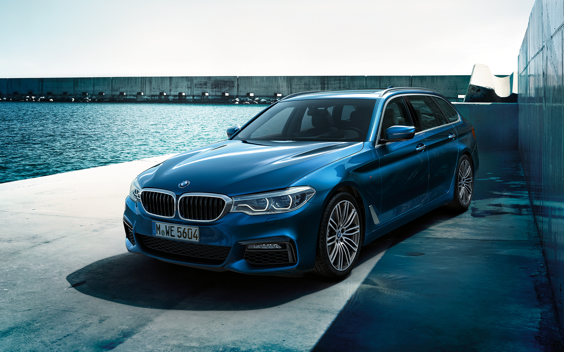 2017 BMW 5 Series Touring Wallpapers