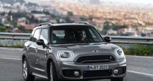 [Video] Carwow Review: MINI Countryman vs Audi Q2 vs Volvo V40 XC