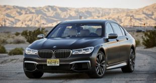 [Video] BMW M760Li xDrive vs Porsche Panamera Turbo S E Hybrid