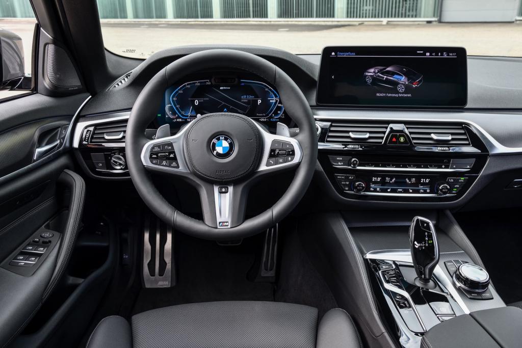 First actual photo of 2021 BMW 545e  from Germany