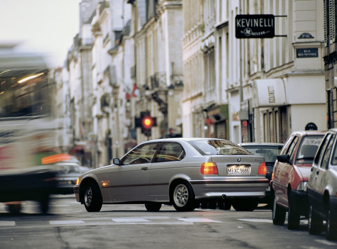 An Economical Hatch for Enthusiast: The E36 BMW 318ti 