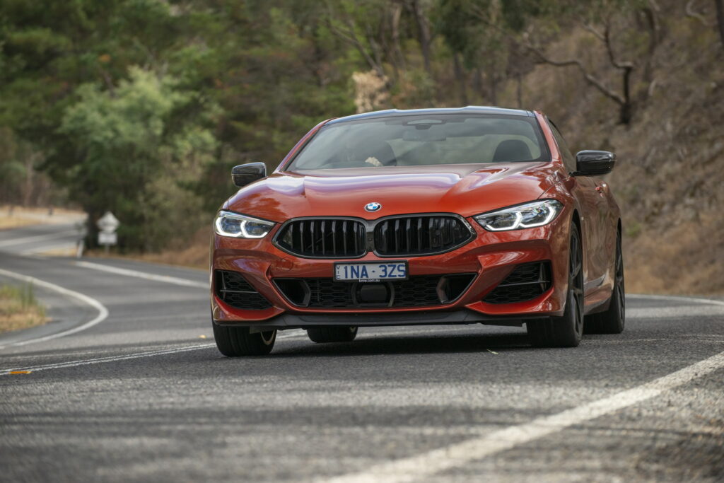 [Video] Incredible race results between BMW M8 and Aventador SVJ