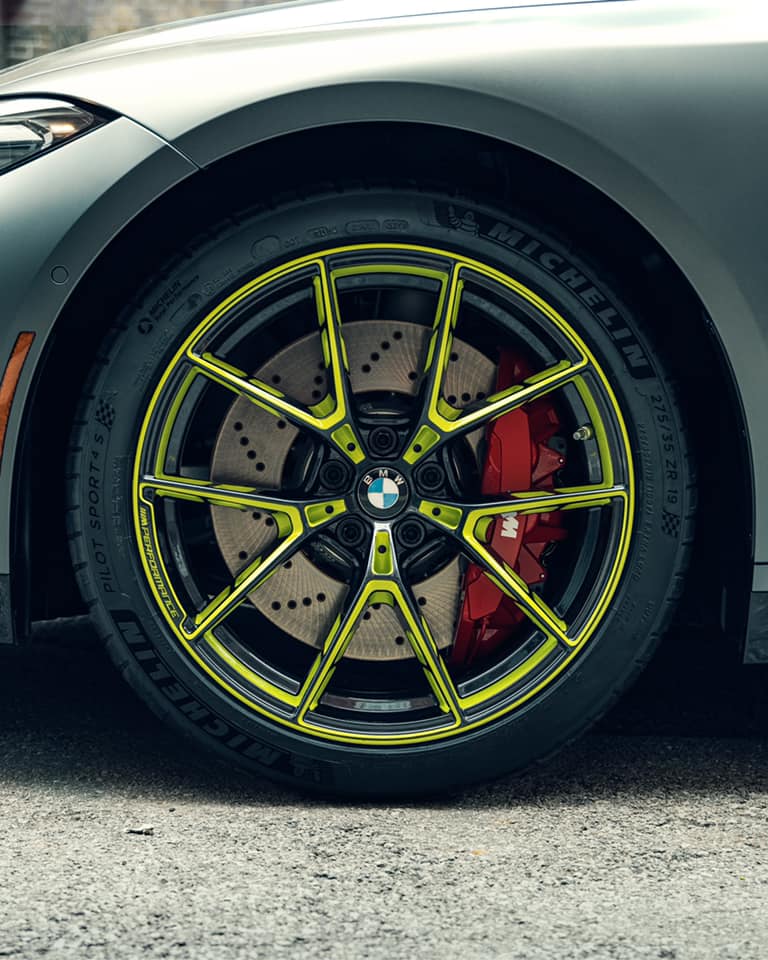  Las ruedas M Performance más nuevas en verde brillante