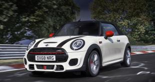 [Video] MINI JCW takes Toyota GR Yaris on a track battle