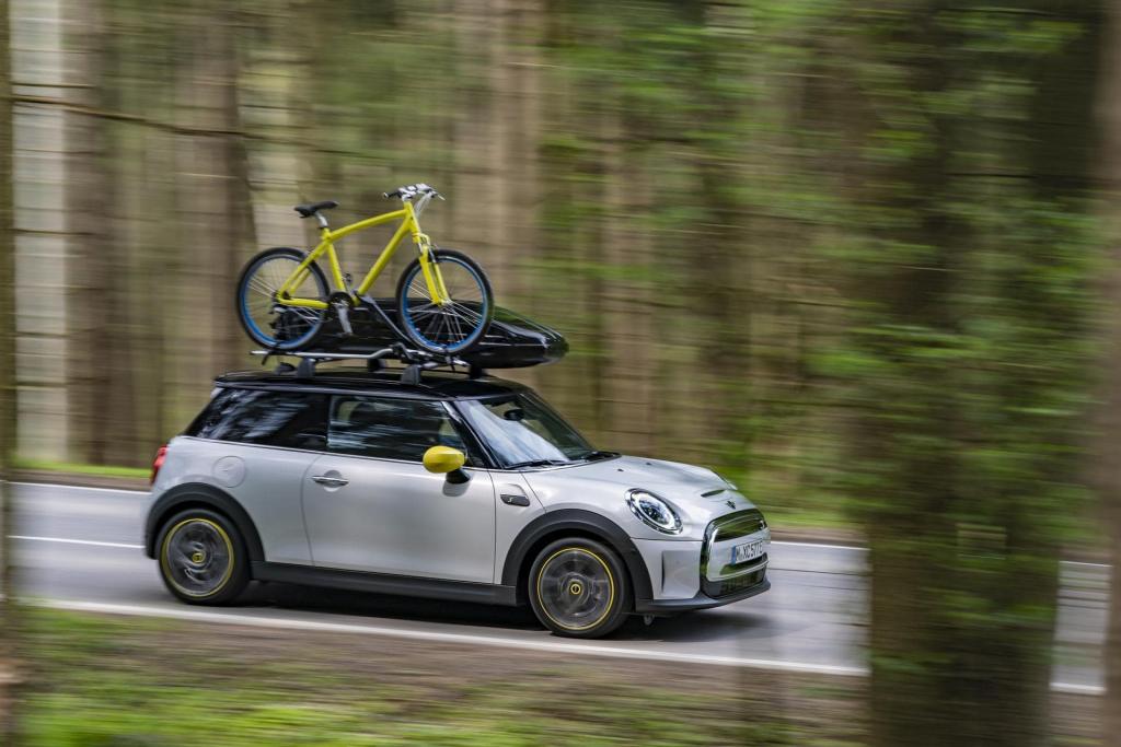 MINI Electric Cooper SE now with Accessories Available 1