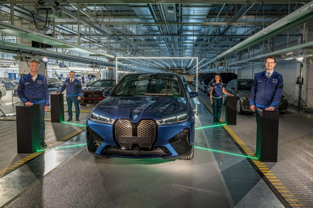 2021 BMW iX
