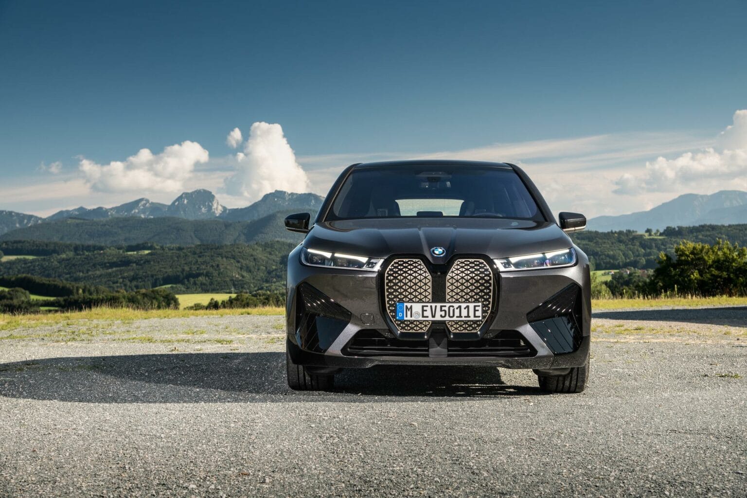 BMW iX xDrive50 key specs, release date now available - BMW Singapore