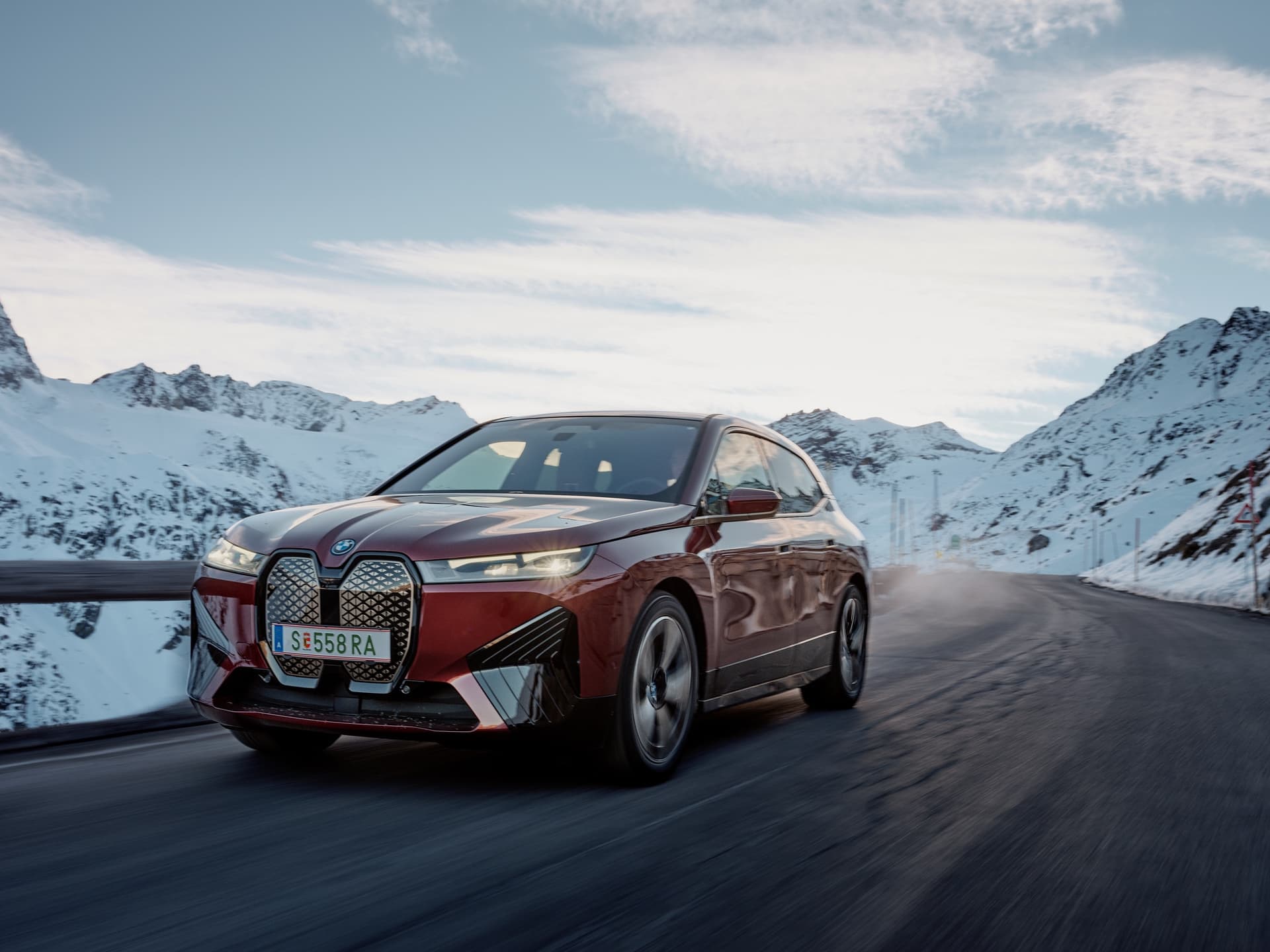 Speed Test BMW iX vs Audi etron Sportback BMW Singapore