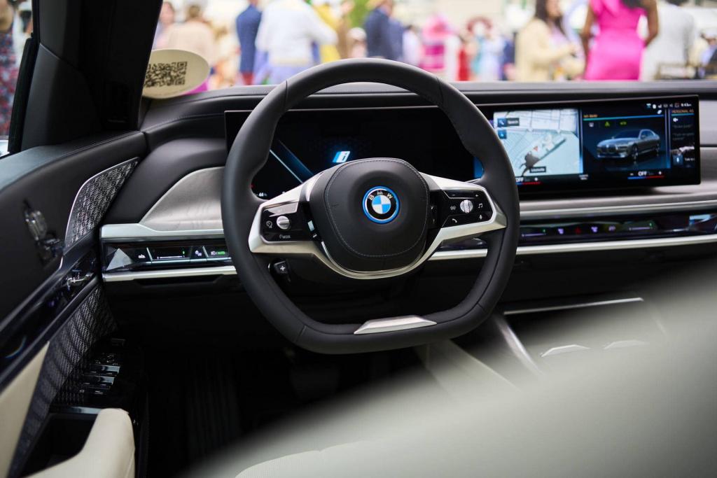 Impressive Design and Tech of the BMW 7 Series and i7