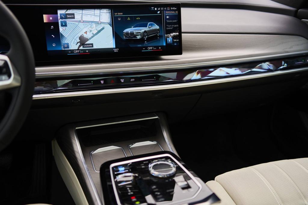 Impressive Design and Tech of the BMW 7 Series and i7