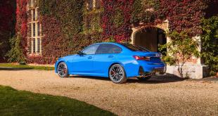 2023-bmw-m340i-unveiled-in-special-gentian-enzian-blue-color