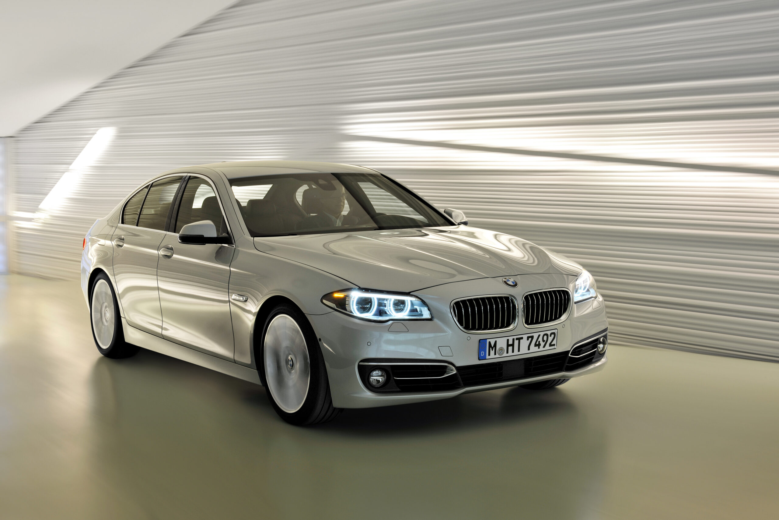 [Video] 417 HP BMW 5 Series F10: A True Beast on the Road - BMW.SG
