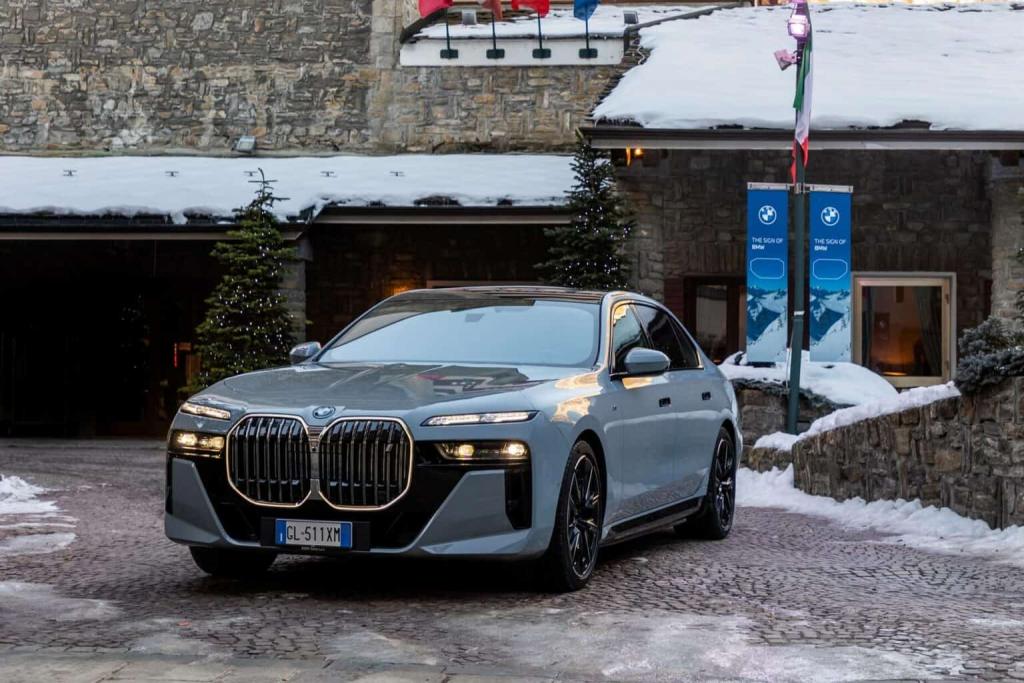 2023 BMW i7 Cruises Snowy Italian Town in M Brooklyn Grey Finish