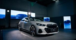 bmw-i5-shines-in-brooklyn-grey-at-ireland-series-5-launch