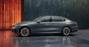 video-2024-bmw-5-series-features-31-inch-screen