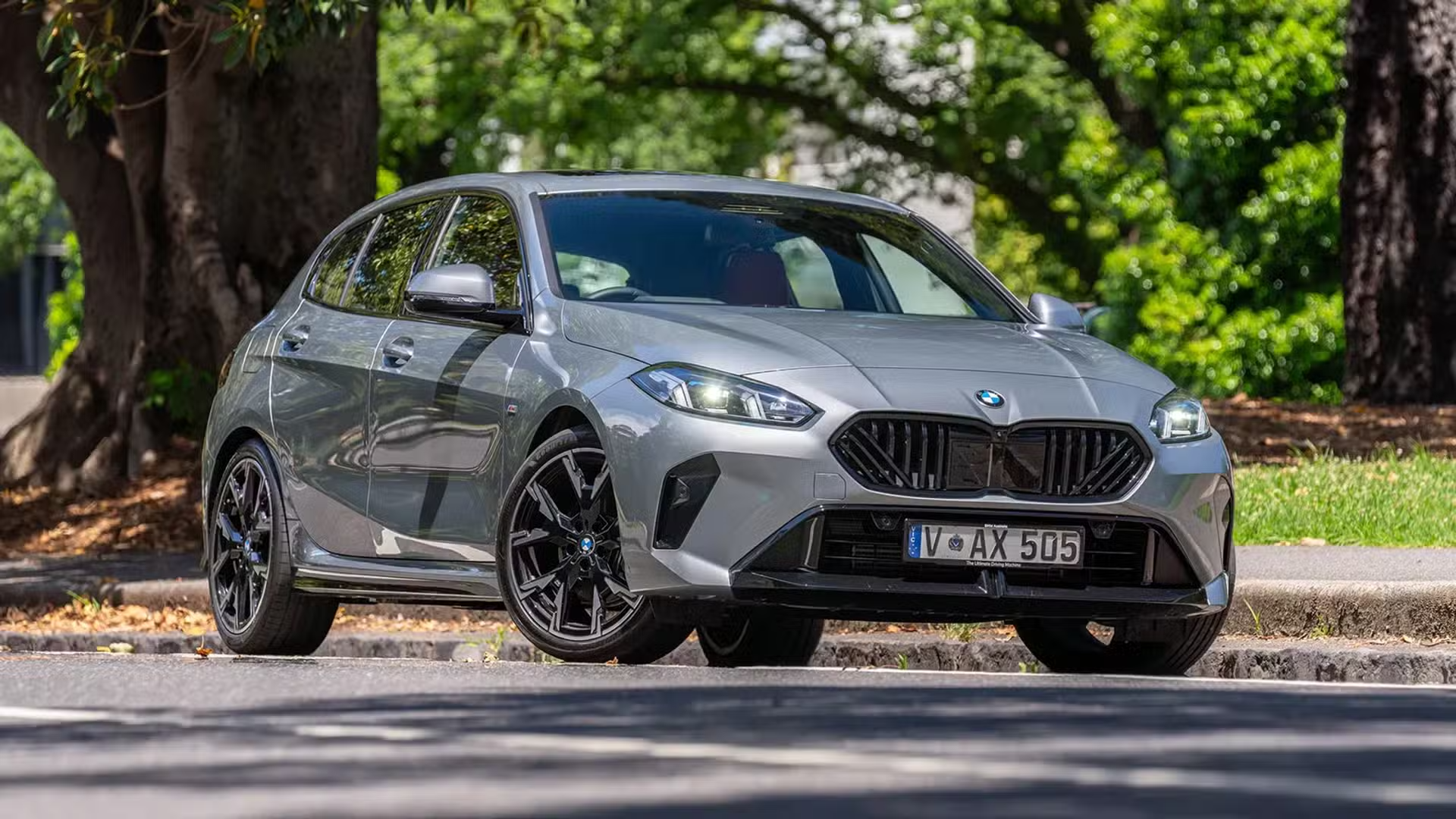 I118 The New 2025 BMW 118 Shines in Style and Tech - BMW.SG | BMW Singapore ...