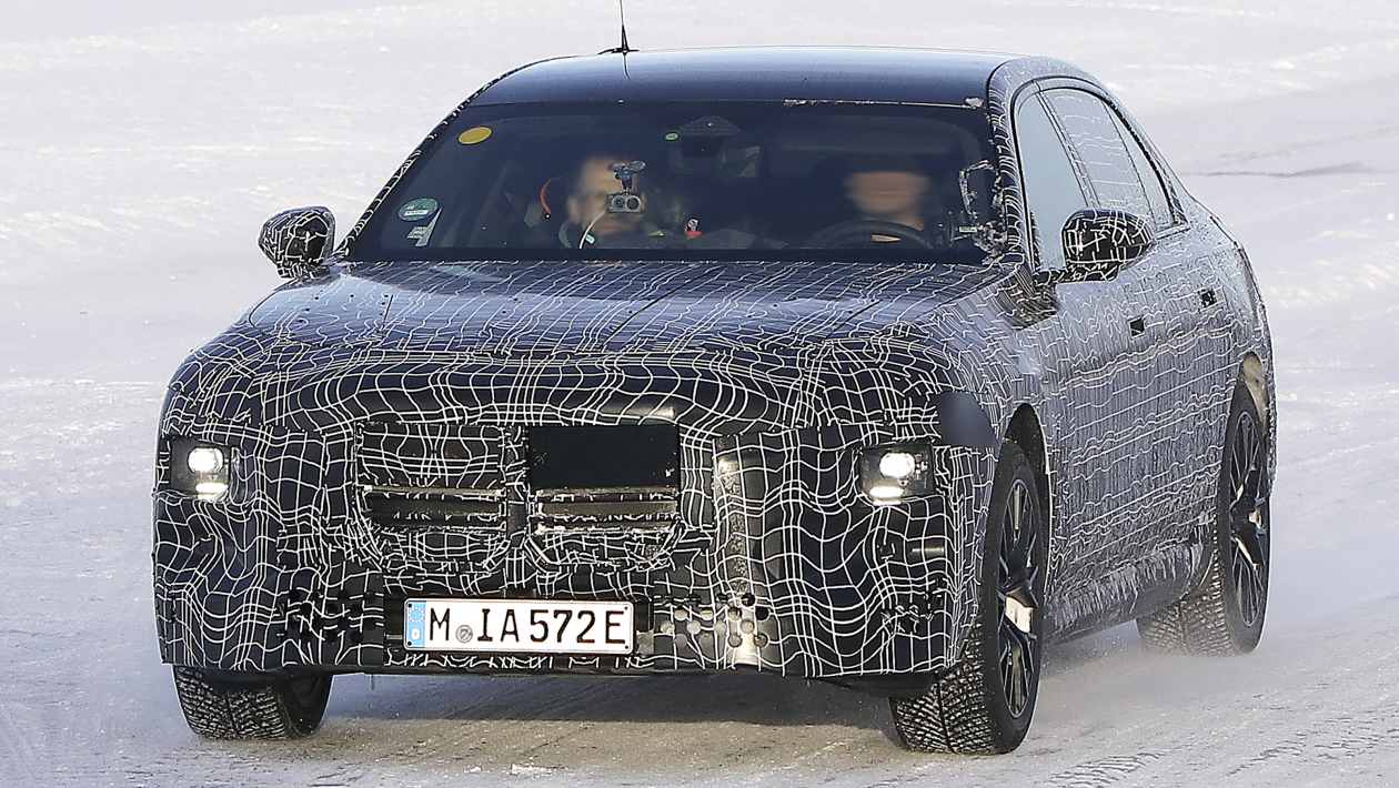 New Bmw 7 Series Facelift Offers Bold Look And Advanced Tech Bmw Sg